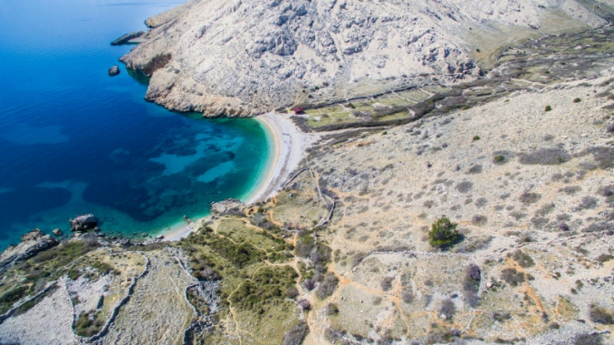 Apartment for a relaxing holiday near the sea, Stara Ba&scaron;ka, Krk Island, Croatia Stara Ba&scaron;ka